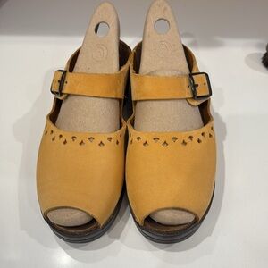 Memphisto Yellow/Mustard Leather Shoes—Beautiful! Made in France—New W/O Box-38
